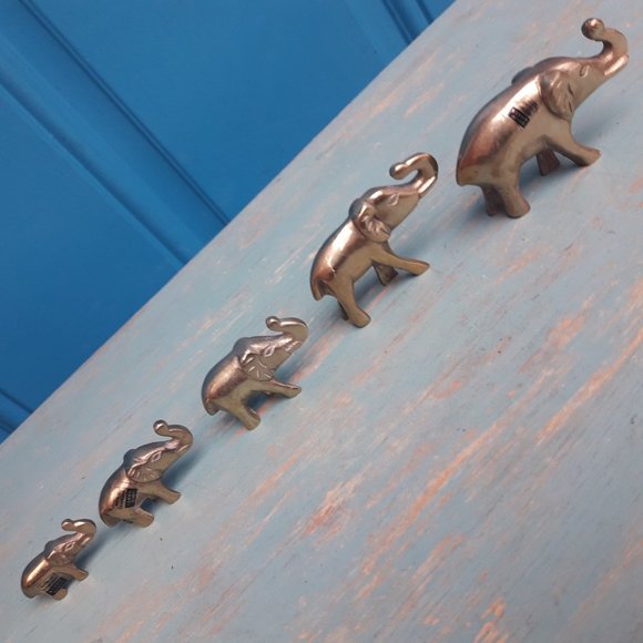 Elephants Vintage Brass Set of 5 Figurine Animals MCM Handmade Mid Century Gold - Picture 1 of 13